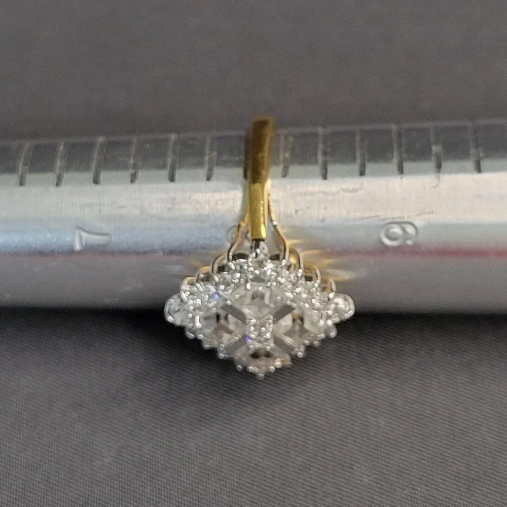 Womens Gold Tone White Rhinestones Diamond Shape Cluster Fashion Ring Size 8 - Picture 6 of 6